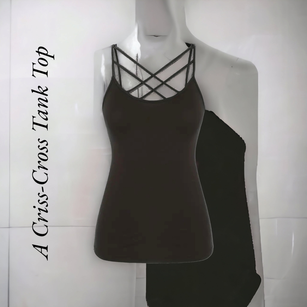 NWT!! Trendy Black and White Plaid Outfit with Black Cami Tank Top!!๐คโ ๏ธ๐ค - Picture 7 of 16